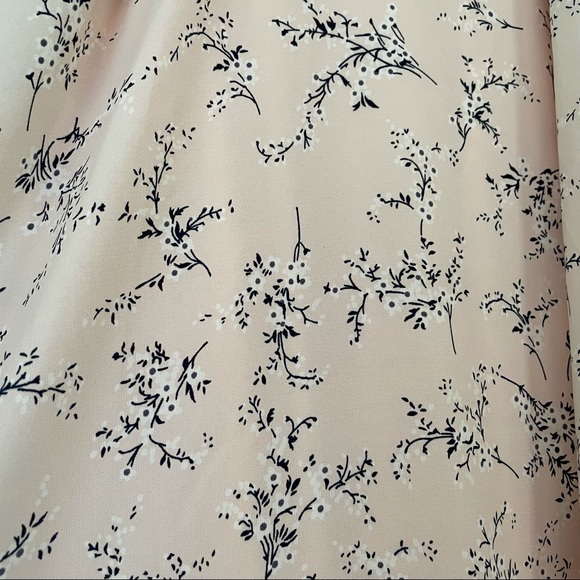 Lulu’s Blush Floral Swing Dress - Picture 4 of 9